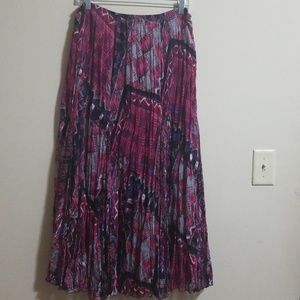 Maxi crinkle skirt
